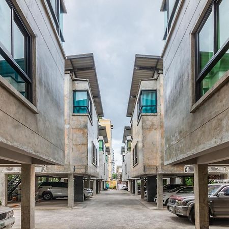 Matini Ratchada 32 Hotel Банкок Екстериор снимка