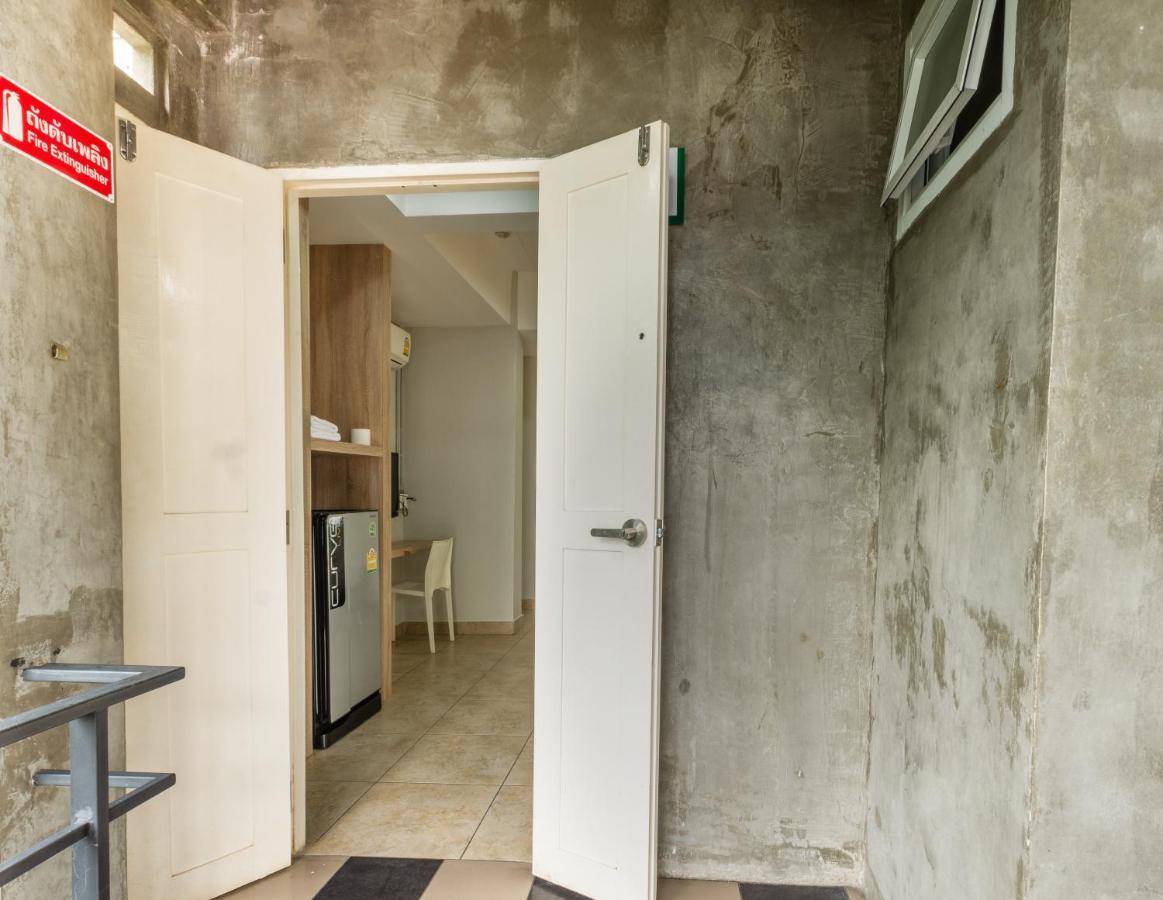 Matini Ratchada 32 Hotel Банкок Екстериор снимка